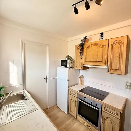 Modern For 4-6 People - Giverny Apartment