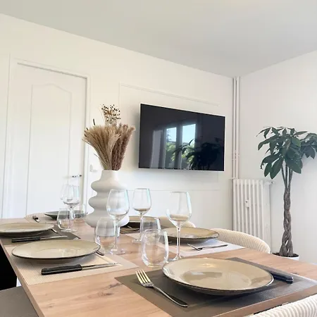 Modern For 4-6 People - Giverny